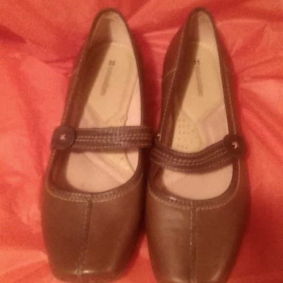 Naturalizer Shoes - Naturalizer shoe's. Size:10. Brown